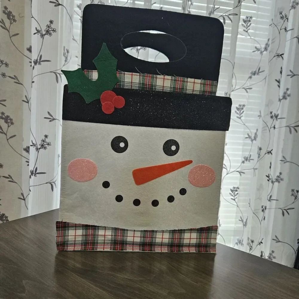 Whimsical Snowman Felt Gift Bag - Festive Holiday Decor with Plaid Accents